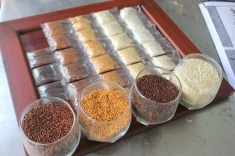 Quy trình sản xuất tranh gạo rang truyền thống